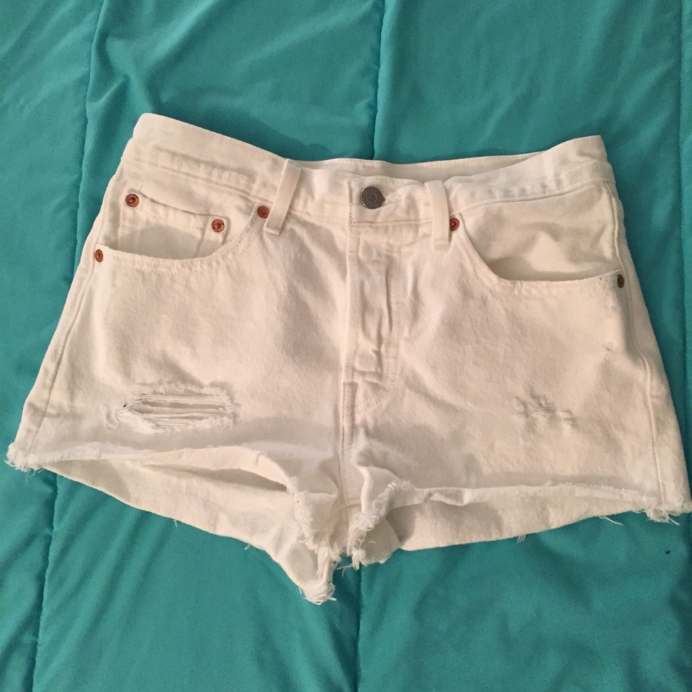 Levi white denim shorts